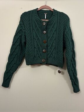 Free People Bonfire Cardi Cropped Button Up chunky Cable Knit Womens M green